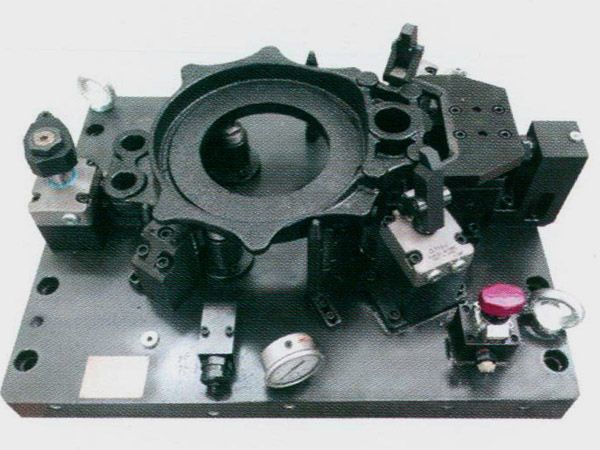 製(zhi)動器(qi)底闆液壓(ya)裌(jia)具(ju)